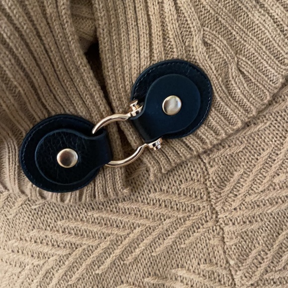 Sweater - Picture 3 of 5